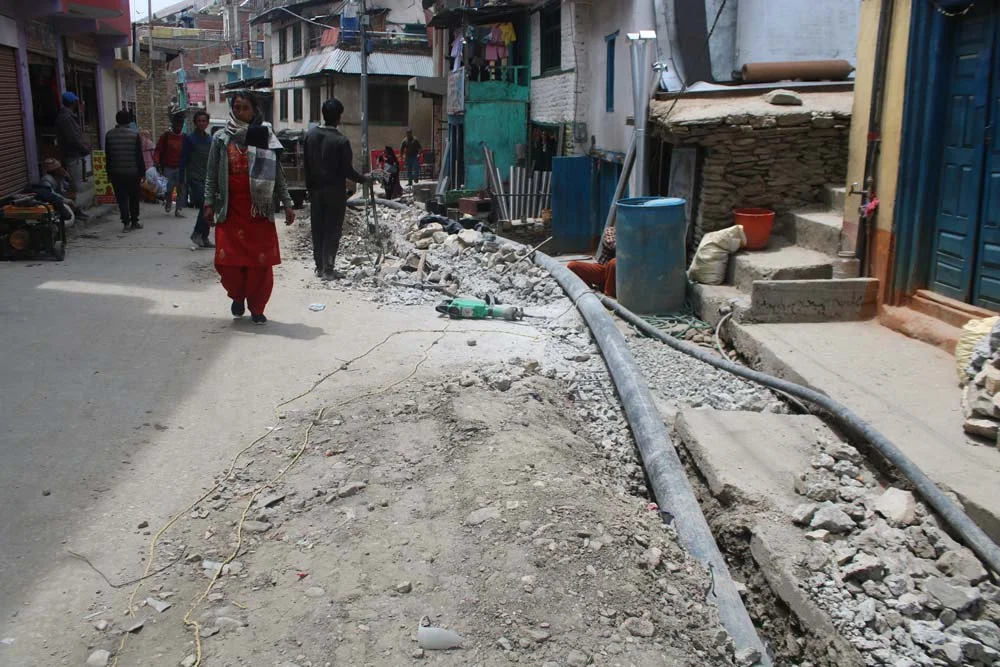 जुम्लाको सबैभन्दा ठुलो खानेपानी आयोजनामा पाइप बिछ्याइयो